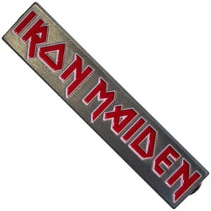 przypinka IRON MAIDEN red logo.jpg